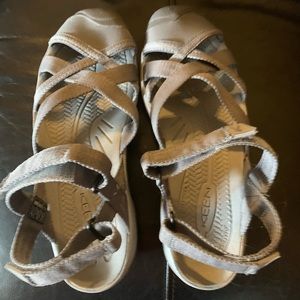 Keen sandal women’s size 11